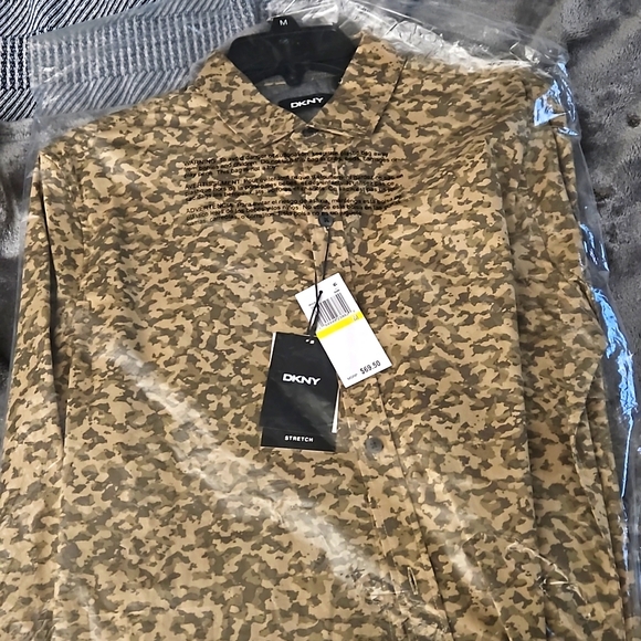 DKNY Mens Brown Camo Stretch Casual Button Up Shirt. BRAND NEW w/ TAGS!!!! - Picture 1 of 5